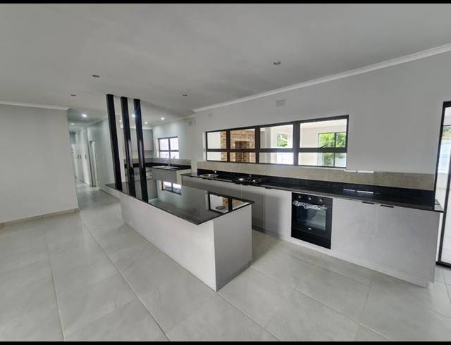 4 BEDROOM HOUSE FOR SALE IN BRACKENHURST